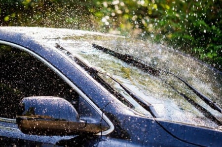 Centre de lavage &agrave; Besan&ccedil;on : quelle technologie pour votre auto ?